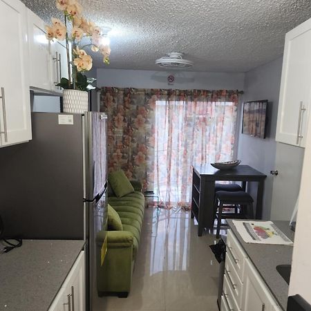 Comfy And Cozy Appartement Kingston Buitenkant foto