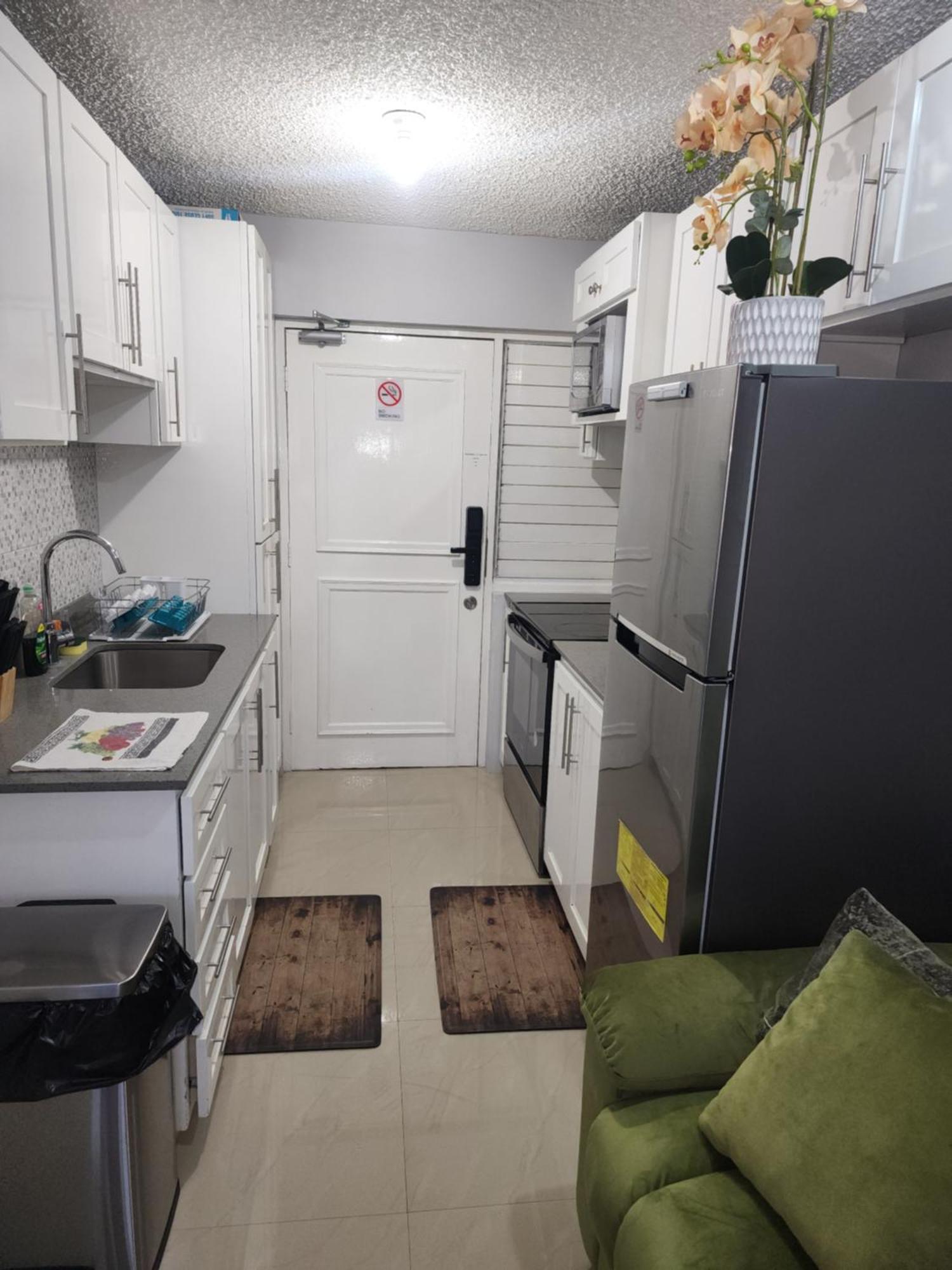 Comfy And Cozy Appartement Kingston Buitenkant foto